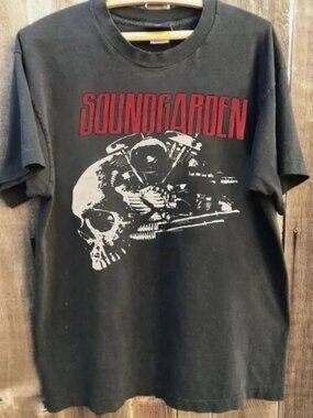 Vintage Soundgarden Skull Graphic Retro Grunge Band Y2K Rock Shirt
